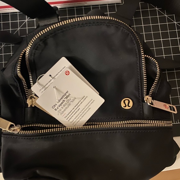 City Adventurer Backpack - Picture 6 of 8